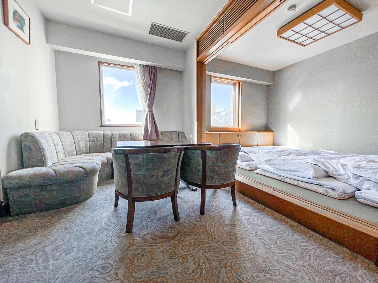Hachinohe Plaza Hotel Bagian luar foto